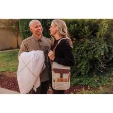 PICNIC TIME - Bolsa de Vino aislada de 2 Botellas con Tabla de Queso y Juego de Cuchillos, Bolsa de Picnic para Vino, Encerada Envejecida, (Verde Caqui con Detalles café)(Blanco) - Multicolor - Ver 7