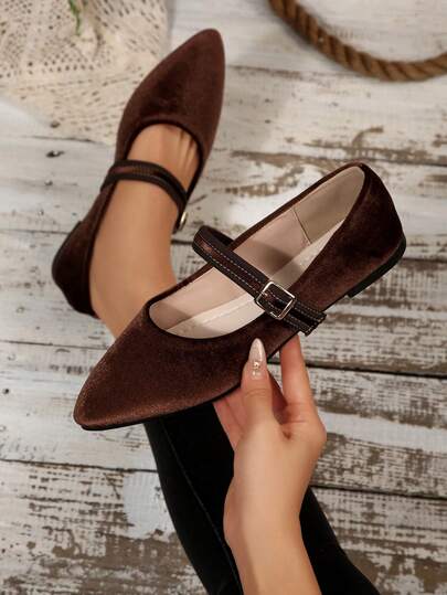 女士时尚丝绒尖头玛丽珍鞋，适合搭配连衣裙