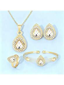 Bijoux élégants : Bagues, colliers et boucles d'oreilles en forme de larme avec rubis, ornés de décorations en cristal scintillant - Un accessoire de style vintage pour les occasions formelles et le port quotidien étincelant - Multicolore - Voir 9