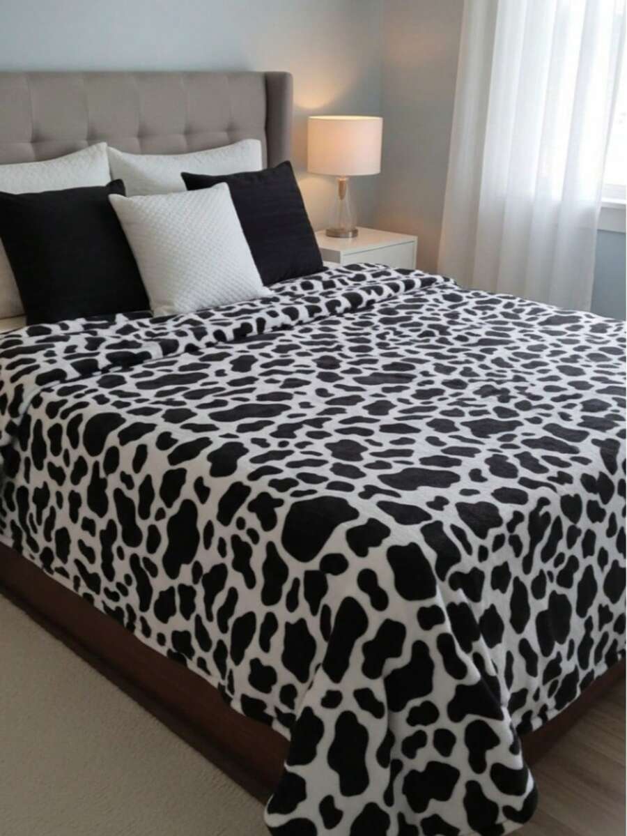 Comforters - Black and White - View 1