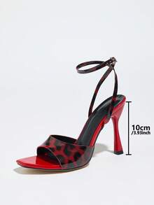 女士高跟鞋,适合春夏穿着,可用于夜店派对、T台秀、社交名媛高端宴会、通勤、购物、约会、旅行等场合。鞋头封闭,收腰设计,方头,镜面抛光,豹纹印花,舒适材质,可搭配秋季连衣裙、礼服,性感、优雅、前卫、奢华、成熟、浪漫,玫瑰红高跟凉鞋。 - 玫瑰紅 - 查看 5