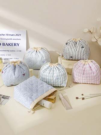 1 st rutig/randig kvinna dragsko sminkväska sminkväska organizer hudvårdsväska resa bärbar stor kapacitet multifunktionell necessär sminkpåse necessär tampongförvaringspåse binda servettförvaringspåse för läppstift, borstar, hudvård, mobiltelefon, mynt, små föremål, för hemmet, resor, semester och skola för resor, semester och skola, bröllop brudtärnepresenter, mammapresenter, födelsedagspresenter, presenter till vänner, julklappar sminkväska reseviktigt kryssningsviktigt semesterviktigt för män kvinnor