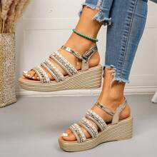 Sandalias de mujer con cuña de suela gruesa, huecas y con tira de punta abierta - Dorado - Ver 4