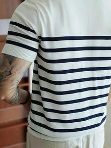 1件男士休闲撞色条纹套头针织毛衣