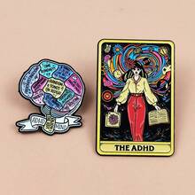 Broche con diseño de carta del tarot de dibujos animados con temática de TDAH, insignia con letra, accesorio de moda único para mochilas, chaquetas, bolsos, regalo divertido y significativo - XZ4224-1 - Ver 2