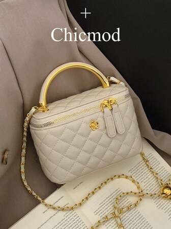 1个黑色休闲百搭手提小方包，时尚刺绣格纹面料，适合办公、手机、口红、零钱收纳、购物、钱包等用途，适合年轻女性、大学生、新婚夫妇、白领。非常适合办公室、大学、工作、商务、通勤、户外活动、旅行和郊游，女士时尚包包