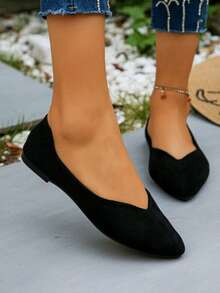 Spring & Autumn New Pointed Toe Flat Slip-On Shoes, Fashion Black Low Vamp Casual Flats, Suitable For Daily Wear, Plus Size 35-45, Lightweight & Comfortable, Suitable To Wear With Dresses - Black - View 4