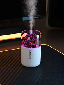 1个180毫升车载火山加湿器，USB供电，2种工作模式，7色LED灯，缺水智能断电，静音喷雾，家用电动空气清新剂，火山效果香薰灯和精油扩散器，非常适合房间装饰、办公室、客厅、桌面、汽车使用，送给女性的礼物。