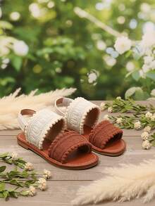 1 Pair White Toddler/Little Girls' Flat Beach Sandals, Brown & White Fabric Strap, Adjustable Hook & Loop Closure, Round Toe, Non-Slip, Comfortable, Cute Roman Style Sandals, Suitable For 3-12 Years Old Girls, For Party, Vacation, Casual Daily Wear, Summer Beach - White - View 2
