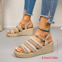 Sandalias de mujer con cuña de suela gruesa, huecas y con tira de punta abierta - Dorado - Ver 9