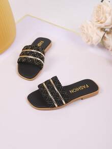 1双女童编织金属带凉鞋 - 可爱露趾儿童时尚拖鞋，适合日常穿着和度假 - 黑色 - 查看 3