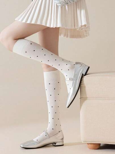 1足 レディース ドット柄 膝丈ソックス、着圧設計、快適なコットン素材、多用途、優しい雰囲気、秋冬向け