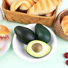 1个仿真牛油果，半个假水果，幼儿园教育用品，家居餐厅派对圣诞节摄影装饰