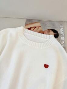 女士圆领情人节心形图案落肩毛衣，百搭圆领长袖套头毛衣，优雅设计，柔软透气，适合秋冬穿着 - 适合日常穿着