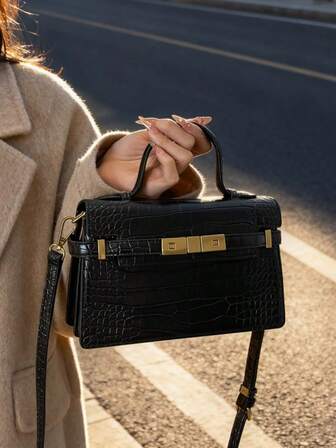 Brand Crocodile Pattern Elegant Handbag, Luxury Women's Tote Bag, Vintage Fashion Snakeskin Print Golden Color Handbag, 2025 New High-Quality Crocodile Pattern Elegance Tote Bag Shoulder Bag Shopping Bag, Korean Unisex Style Oversized Bag, Retro Casual Street Fashion Niche Tote Bag, Slouchy Wind Handbag, Celebrity Same Style High-Quality Tote Bag, Black Handbag