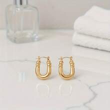 1只不锈钢防过敏耳环，优雅金色基础款，四季皆宜，光滑编织纹理，是圣诞节、万圣节、婚礼、派对的完美礼物，也是女性日常配饰。 - 彩色 - 查看 6