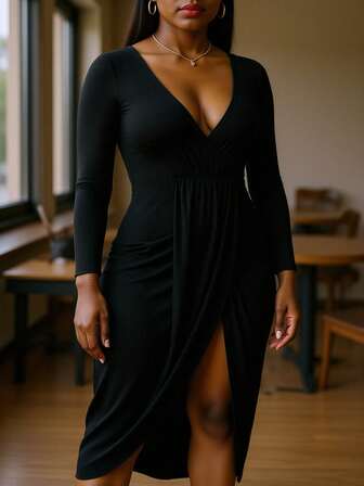 Women's Plus Size V-Neck Long Fitted Dress