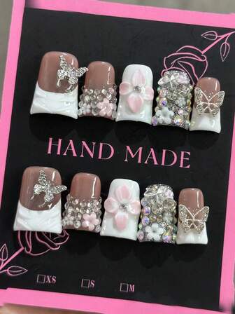 10片法式鸭嘴美甲 白色3D花朵设计 全钻金属蝴蝶点缀 辣妹Y2K手工可佩戴人造指甲 适合日常佩戴 女性按压式假指甲