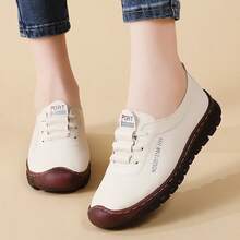 أحذية سلامة العمل للنساء، أحذية مسطحة ذات لون واحد، أحذية كاجوال ناعمة وراحة القدم، أحذية جديدة برؤوس مستديرة وأعلى منخفض مخاطة يدويًا - بيج - مشاهدة 1