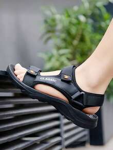Sandalias deportivas para hombres al aire libre - zapatillas transpirables de gancho y bucle de moda de verano - suela EVA de dos colores con gráficos de letras antideslizante, gran tamaño, livianas - adecuadas para playa, vadear, conducir, escalar, zapatos casuales negros - Negro - Ver 2