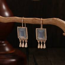 A Pair Of Retro Gold Blue Crystal Fringed Earrings, Women's Niche Design Light Luxury Earrings, Elegant Retro Fashion Jewelry - 金色 - 查看 5