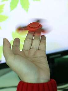 1 件 ABS 创意抗压力 EDC 三重杆，带 608 个轴承，静音金属手指旋转陀螺玩具，适合青少年