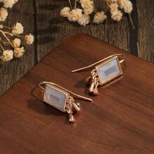 A Pair Of Retro Gold Blue Crystal Fringed Earrings, Women's Niche Design Light Luxury Earrings, Elegant Retro Fashion Jewelry - 金色 - 查看 4