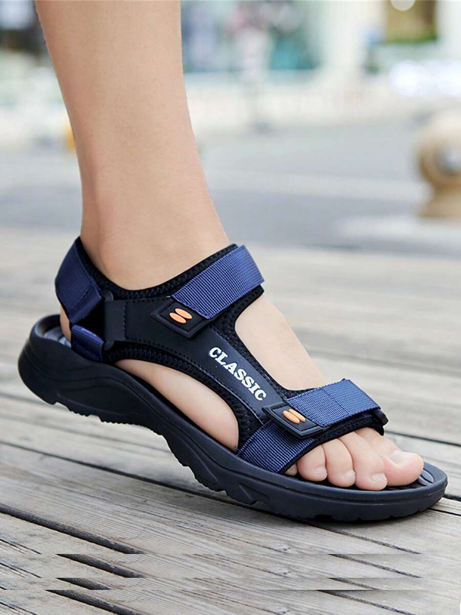 Sandalias deportivas al aire libre para hombre - Zapatillas de gancho y bucle de moda, cómodas y transpirables - Suela EVA antideslizante de patrón de letras de doble color, liviana y de talla grande - Adecuada para playa, actividades acuáticas, conducir o senderismo, zapatos casuales negros - Azul Marino - Ver 1