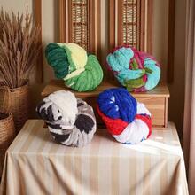 1卷250克超柔软粗毛线 - 超粗0.79英寸，蓬松雪尼尔毛线，适合手工DIY手臂编织，非常适合手工编织围巾、毯子、靠垫、宠物窝、编织配件，多种颜色可选，舒适耐用的聚酯纤维，可机洗且易于使用。