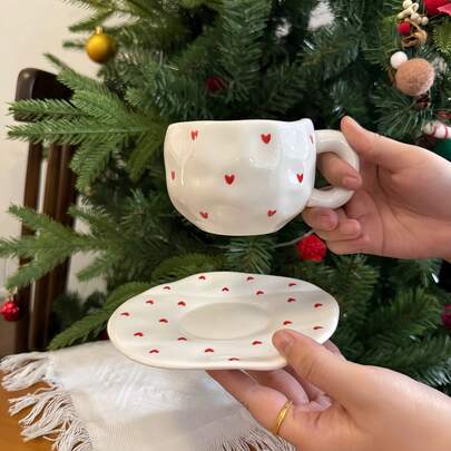 Tazas de café, tazas de cerámica aptas para café, té, cacao, capuchino, latte y leche, diseño de asa grande, aptas para microondas y lavavajillas, juego de taza y platillo de café de cerámica hecho a mano, taza y platillo de cerámica con forma de corazón como regalo para parejas