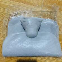 一个热水袋可保温12小时，夜间可温暖您的双脚和腹部。加厚设计防止漏水。采用PVC材质，是冬季保暖被子的必备品。 - 彩色 - 查看 14
