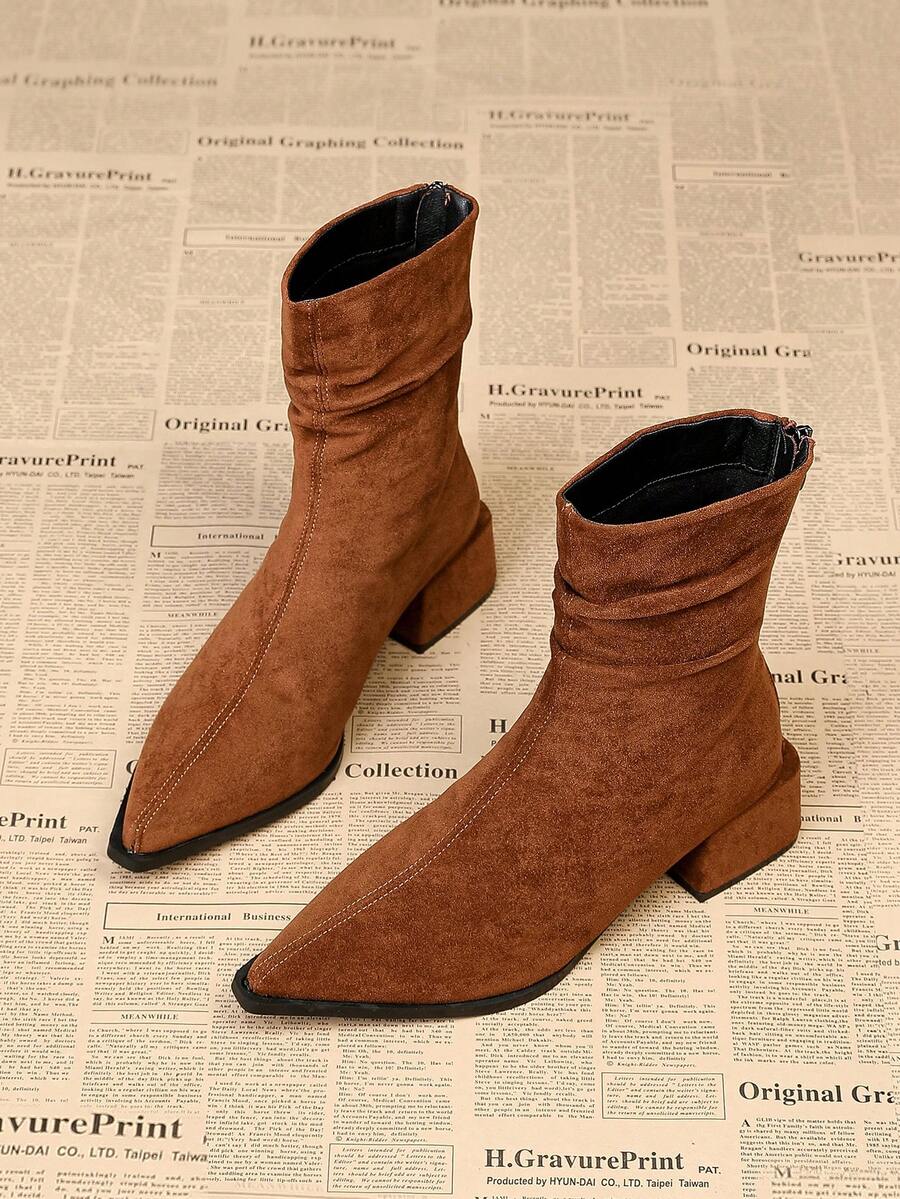 2025 Botas de tobillo de tacón bajo de punta fina de estilo francés para mujer, estilo coreano de moda, otoño/invierno - Marrón - Ver 1