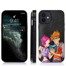 Funda animada para teléfono con diseño de dúo leyendo juntos. Compatible con teléfonos ,  17,  16 Pro Max,  15 Pro Max,  13 y  12. Fabricada en TPU para una protección eficaz contra golpes y caídas. Un regalo ideal para familiares, amigos, seres queridos, parejas y para Navidad. - Negro - Ver 3