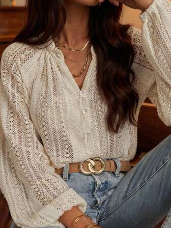 Blouse ample à manches longues, col V, style français, transparente et ajourée, design texturé élégant