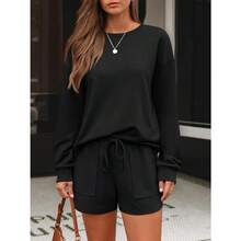 LILLUSORY Lounge Sets For Women Two Piece Sweat Short Set Pajama Matching Outfits With Pocket 2025 Fall Fashion Clothes - màu đen - Xem 2