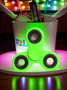 1 件 ABS 创意抗压力 EDC 三重杆，带 608 个轴承，静音金属手指旋转陀螺玩具，适合青少年