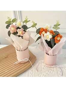 1件手工钩编花束，拥抱桶花束，针织花束，完美适用于情人节、婚礼、订婚、嘉年华、新年、母亲节、毕业典礼、返校礼物、生日派对、洗礼、乔迁礼物、教师节礼物或周年纪念礼物、家居装饰和派对礼品。 - 彩色 - 查看 6