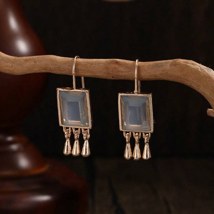 A Pair Of Retro Gold Blue Crystal Fringed Earrings, Women's Niche Design Light Luxury Earrings, Elegant Retro Fashion Jewelry - 金色 - 查看 1