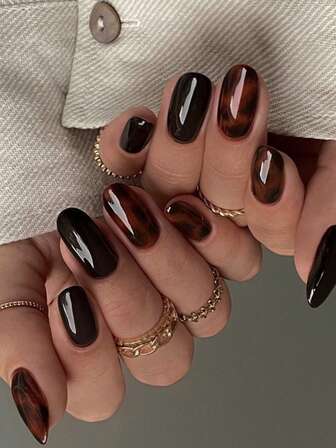 24片秋季渐变棕色美甲贴片，黑色短款假指甲，椭圆形美甲套装，包含1张粘性贴片和1个迷你指甲锉，适合日常佩戴。
