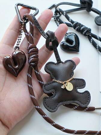 Llavero con forma de corazón de bulldog francés de moda, colgante de mochila de cachorro del mismo color exquisito, colgante de pareja, colgante retro, diseño de hebilla de resorte triangular, adecuado para llaves de coche, decoración de bolsos, accesorios de ropa, primera opción de regalo para festivales o mujeres, accesorios de llavero y bolso, colgante de bolso