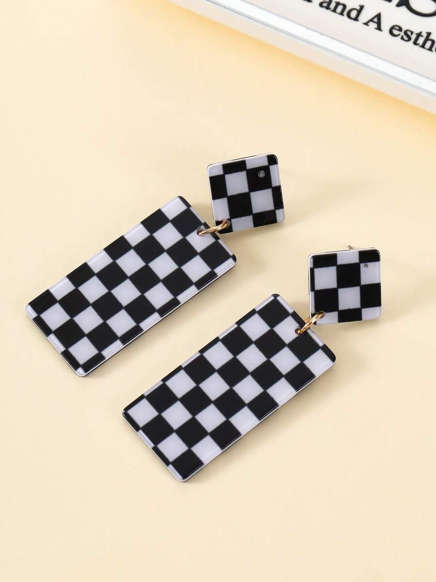 一对黑白棋盘格纹长耳环，适合日常佩戴和派对场合。 - 黑與白 - 查看 1