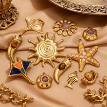 1件不锈钢镀18K金吊坠，饰有太阳、月亮、花朵和蝠鲼图案，DIY珠宝制作配件，女士不锈钢吊坠 - 29吊墜 - 查看 2