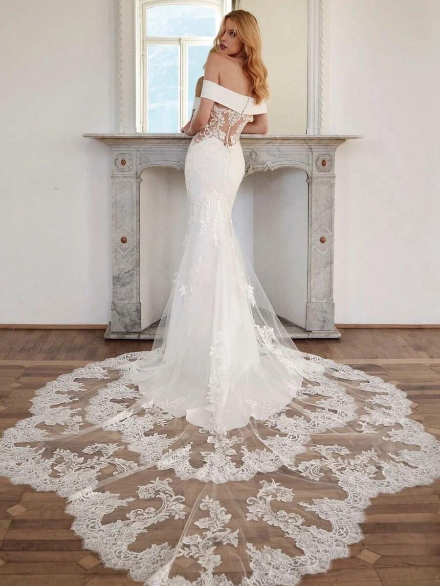 Sexy Off-Shoulder Mermaid Wedding Dress With Extensive Lace Train And Lace Back, Bridal Gown, Wedding Dresses For Bride, Elegant And Comfortable, Formal Dresses For Women, Suitable For Wedding, Party, Vacation, Bride, Formal Occasions, Dinner Dress, Prom Dress, After-Party Dress, Homecoming Dress, Cocktail Party, Birthday Party, Celebration, Gala, Festival, Ceremony - 白色 - 查看 1