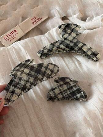 1个韩式格纹抓夹，质感高级，适合女性蓬松发量，可半扎后脑勺，也可半扎头发，发爪，日常轻盈奢华发夹，女士发饰，女士配饰，女士发饰，圣诞礼物，蝴蝶结发夹