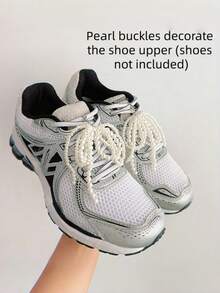 1 件欧式韩式仿珍珠蕾丝蝴蝶结鞋夹，时尚百搭 DIY 可拆卸鞋饰，甜美可爱，完美礼物