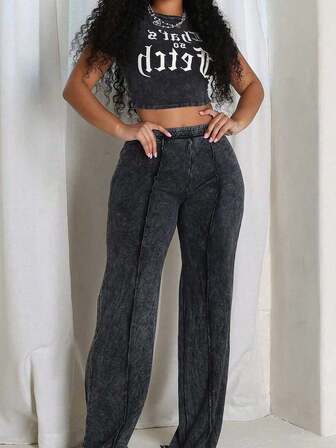 女士夏季街头嘻哈纯色字母印花两件套，圆领修身露脐上衣搭配翘臀直筒裤套装