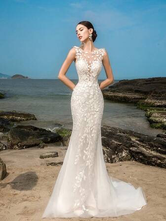 HEARBOBO 波西米亚风无袖白色长款鱼尾婚纱，带拖尾，别致蕾丝贴花和撞色网纱，适合度假或派对穿着