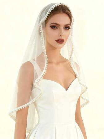 En kort pärlslöja av brud utan hårkam och ett utsökt och elegant huvudbonad för kvinnor.