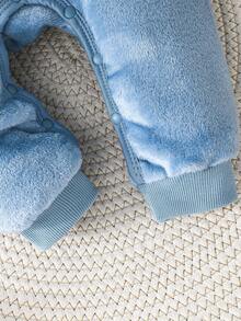 男婴秋冬新款舒适保暖双面抓绒恐龙刺绣图案长袖连帽连体衣