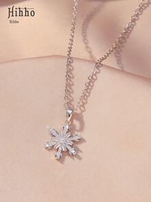 1pc Sparkling Snowflake Pendant Necklace - Hihho Brand Cubic Zirconia Encrusted Silver Chain Necklace, Elegant & Fashionable Jewelry Gift For Her, Christmas, Thanksgiving - Silver - View 3